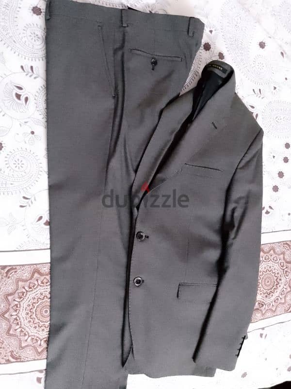 Tie house suits 5