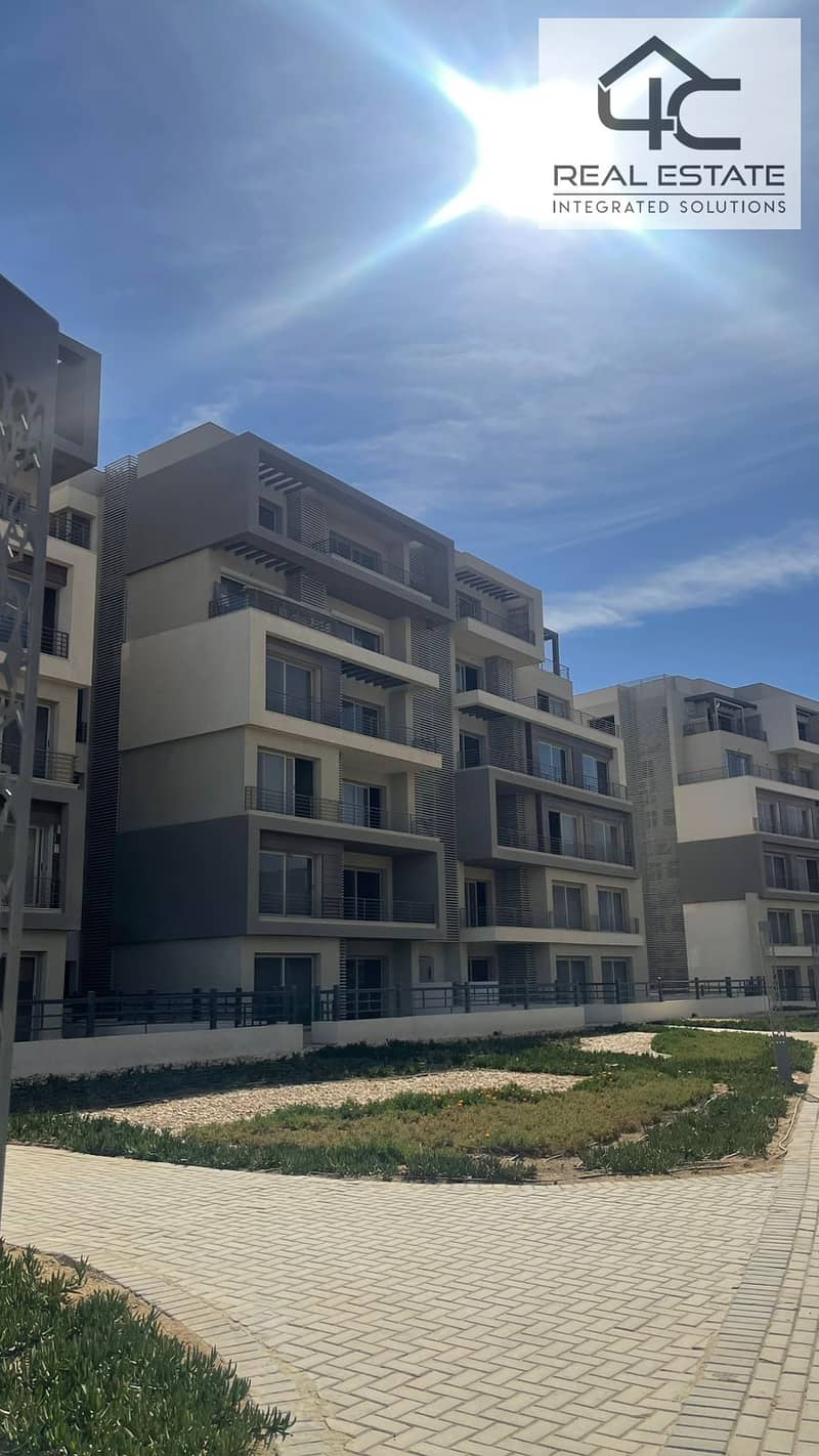 apartment 140 m  for sale in compound palm hills new cairo, Prime location  At a bargain price under price market 0