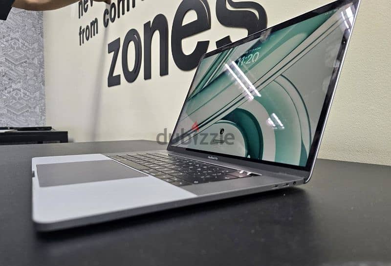 MacBook Pro 2019 15 Inch 6