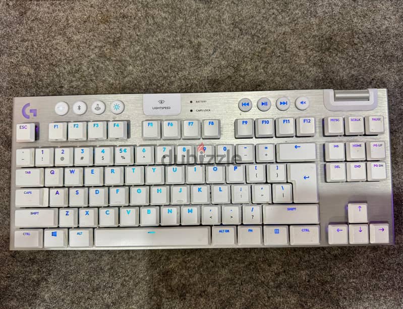 Logitech G915 TKL White 1