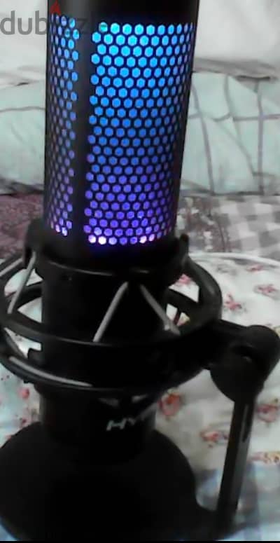 hyper x quad cast s microphone استخدام بسيط جداا