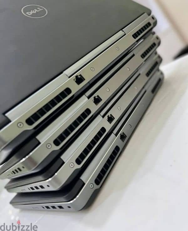 dell 7710 . . لاب الجرافيك برام 32 و HQ وكارتين شاشة وهاردين 3