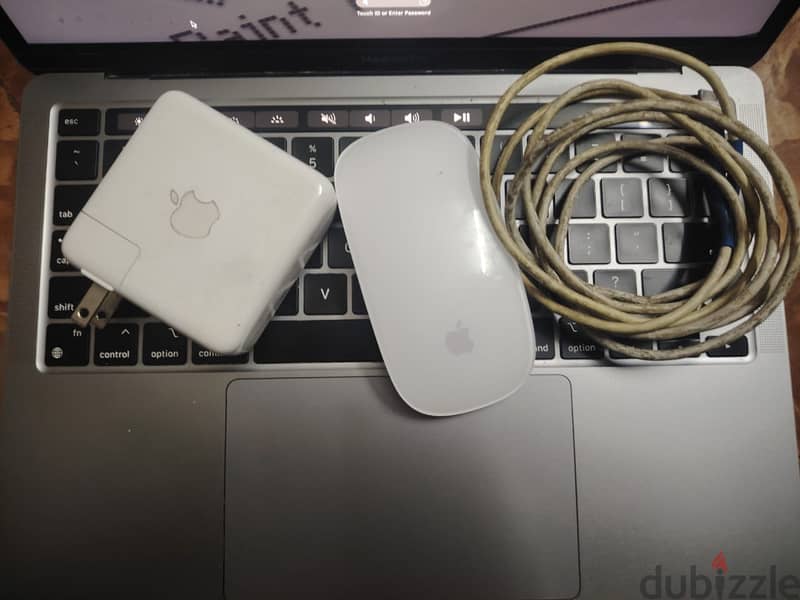 Macbook Pro M1 بطارية 89% + Magic Mouse 2 3