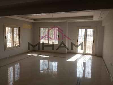 Duplex for sale, 410 sqm, super luxurious finishing, in Narges, 8 villas, ground floor + basement, immediate receipt, Fifth Settlement