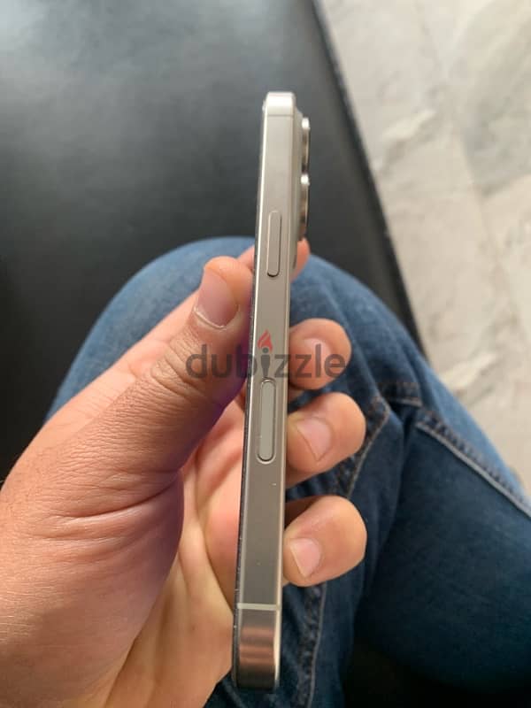 iphone 16 pro 256 GB Natural T 3