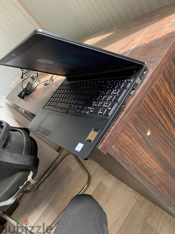 Dell latitude5590 4