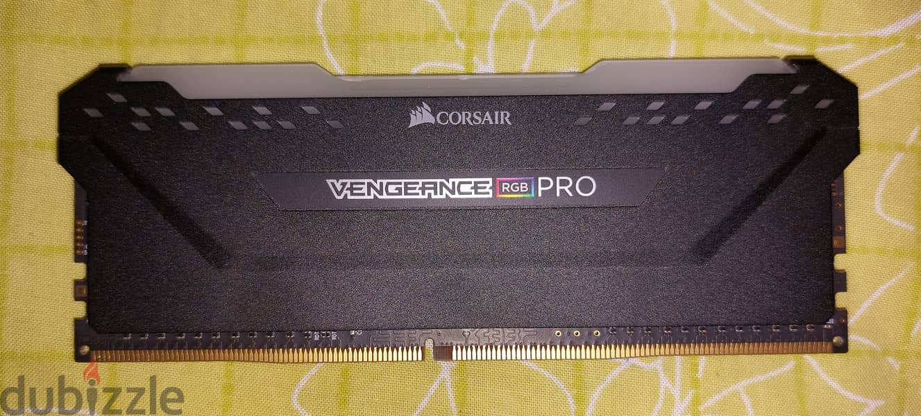 Corsair VENGEANCE RGB PRO 8GB + keyboard AULA F2066-2 1