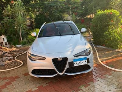 Alfa Romeo Giulia Veloce 2021