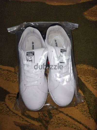 white sneakers Size 44