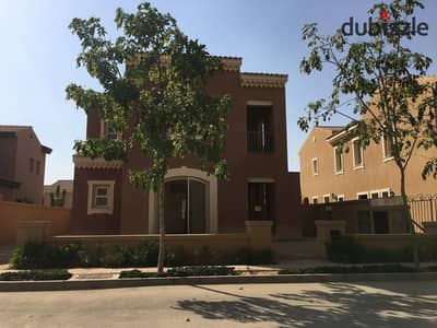 Villa 272m semi furnished rent Mivida compound