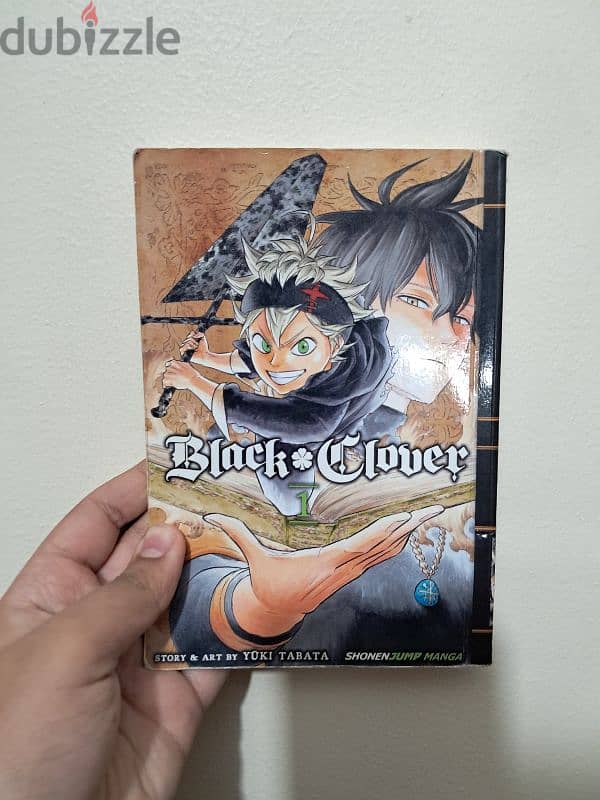 كتب مانجا  الحجم الاورجينال black clover و attack on titan 0