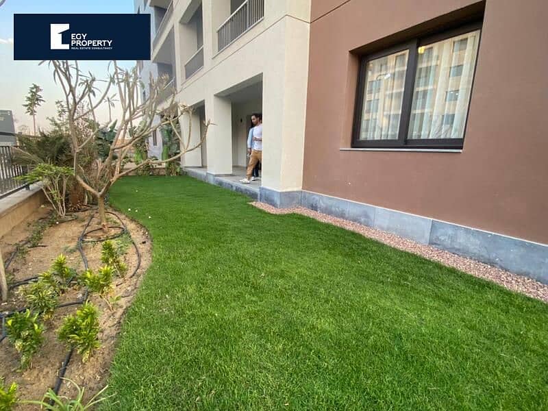 شقة  ارضى 185 متر متشطبة بالتقسيط 10 سنوات للبيع فى Crescent Walk امام هايد بارك فى التجمع 0