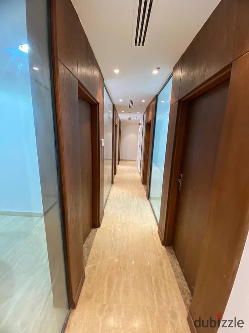 For rent, a complete administrative building with a private entrance, finished, 3 floors, 700 m, with a private elevator, in Sheikh Zayed Mall, The Co 0