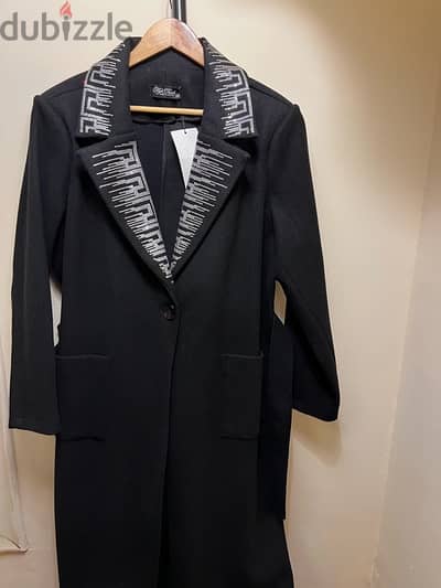 black coat بالطو اسود  بالتيكيت مقاس ٥٠