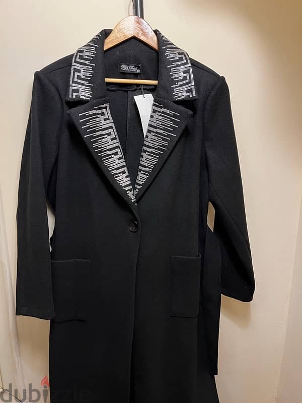 black coat بالطو اسود  بالتيكيت مقاس ٥٠ 2