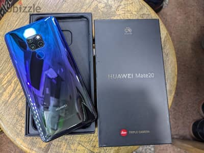 Huawei Mate 20 dual sim 128/6G Blue بحالة الجديد