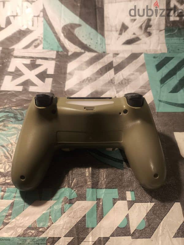 PS4 controller Camo (original) / دراع بلايستيشن ٤ 3