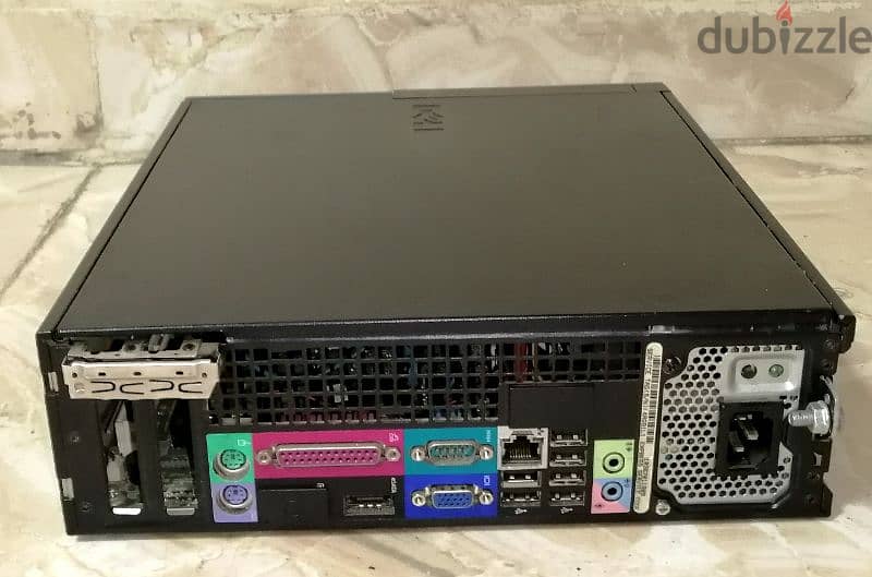 كيسه كمبيوتر ديل dell optiplex 960  تتميز بهيكل صغير تم تصميمه ب 1