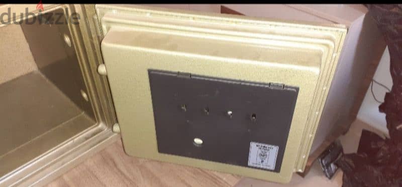 Safe Box ( 41 X 35) 3