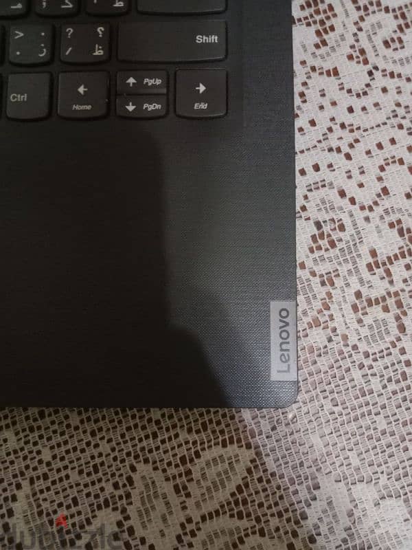 laptop Lenovo  ada14 3