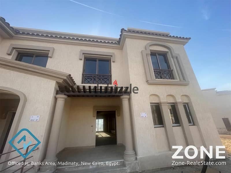 Villa for sale, twin house, Four Seasons Villas, wide garden and corner corridor, very distinguished location, down payment and installments 0