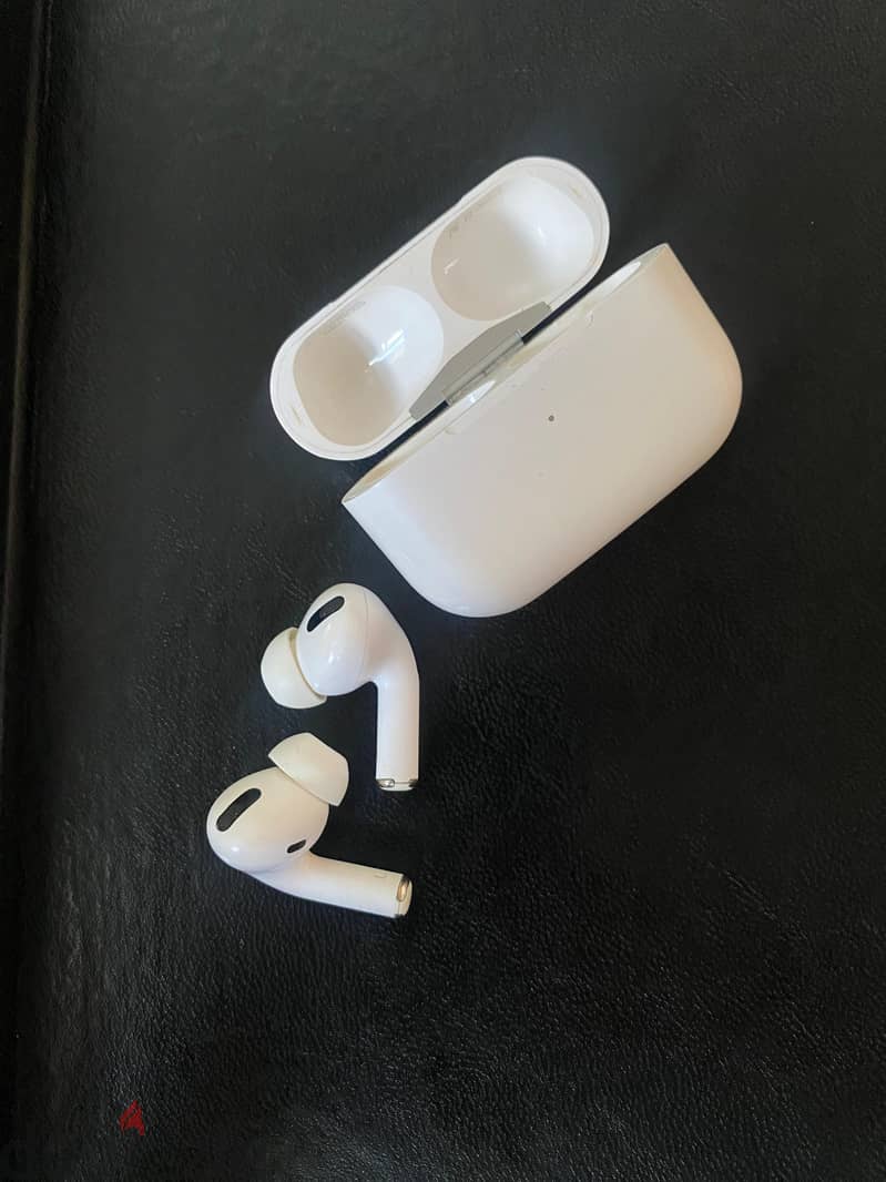 Airpods Pro - 1st Gen 0