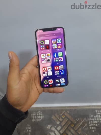 iPhone xs max ٢٥٦ خطين