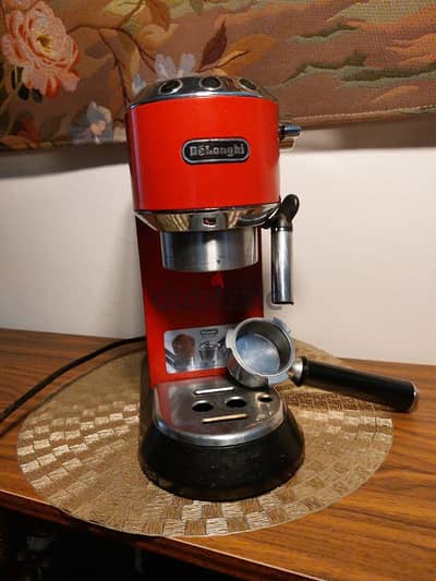 coffee machine Delongi Dedica 680 EC