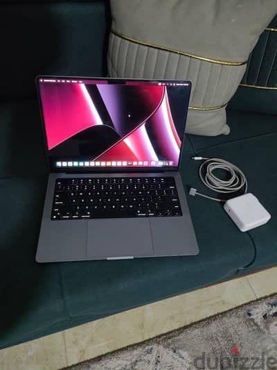 MacBook Pro M2 pro 14 inch لسرعة البيع