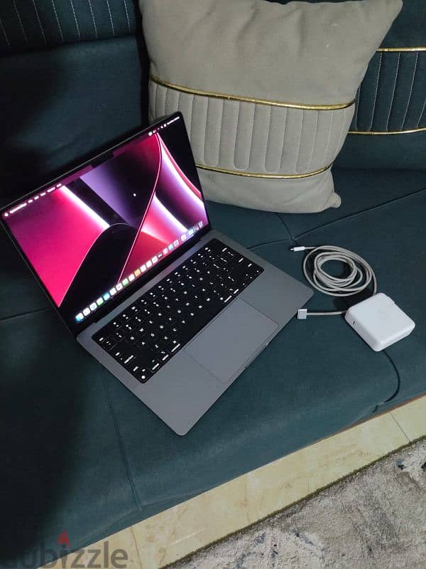 MacBook Pro M2 pro 14 inch لسرعة البيع 3