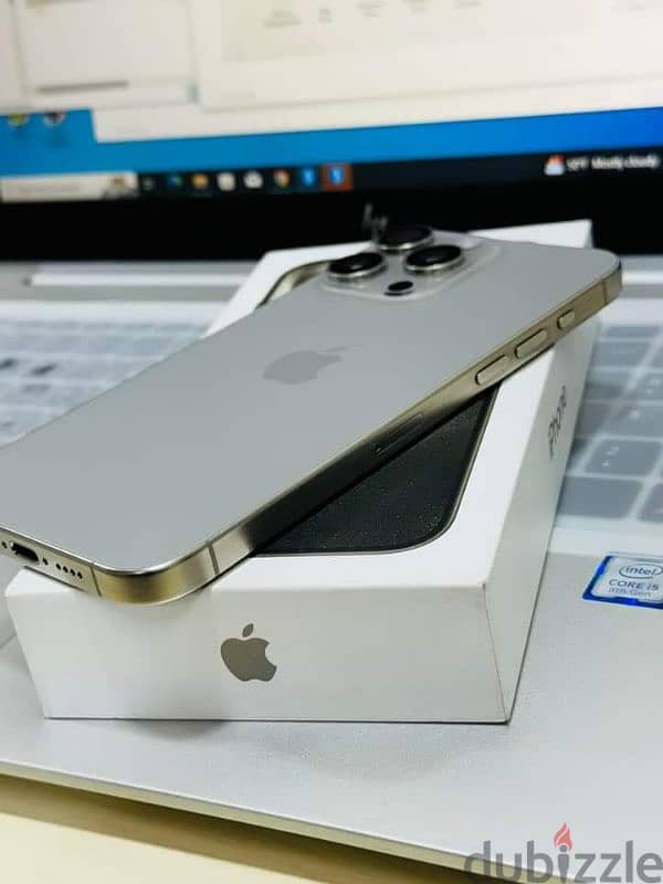 ،*  *Iphone 15 Promax * 1