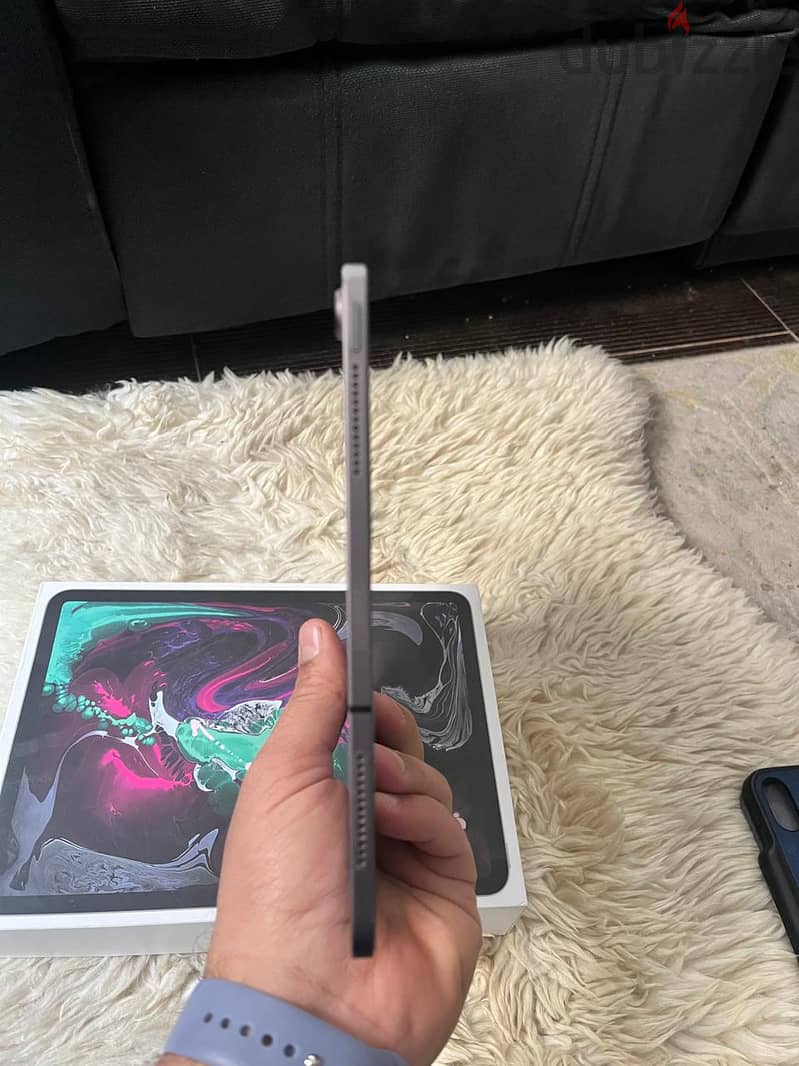 Apple iPad 11 pro (2018) cellular + case + pencil (not functional) 6