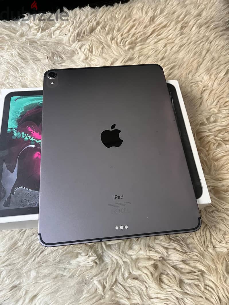 Apple iPad 11 pro (2018) cellular + case + pencil (not functional) 7