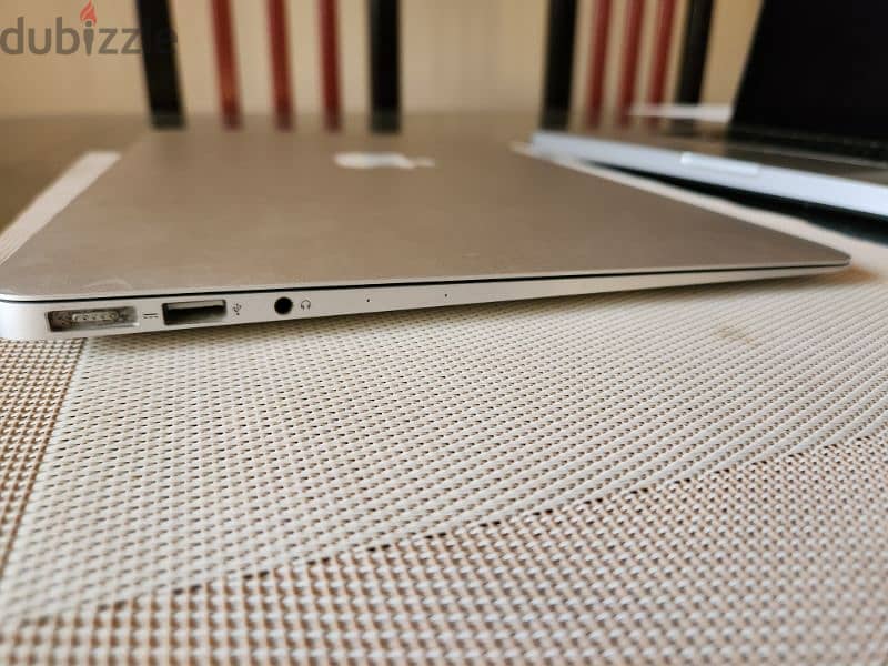 MacBook Air (13", Mid 2013 4