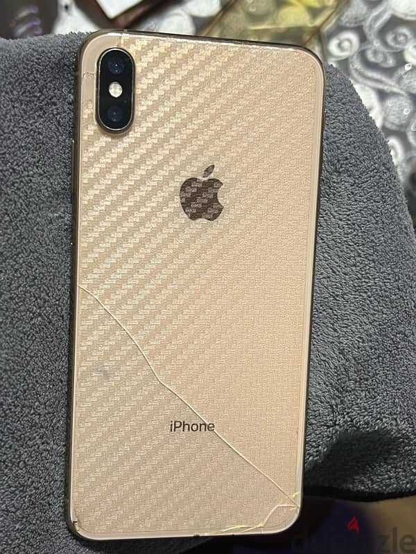 iPhone xs max ٢٥٦ خطين 7