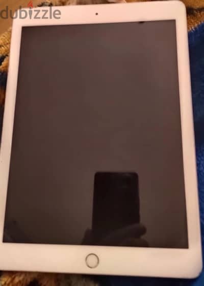 Apple iPad 5th Gen (2017) – 32GB WiFi – Excellent Condition