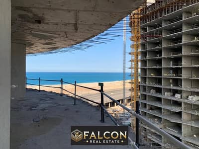 For quick sale, a 3-room apartment on the sea, finished, in front of El Alamein Towers in the Latin Quarter, installments up to 12 years Latin City