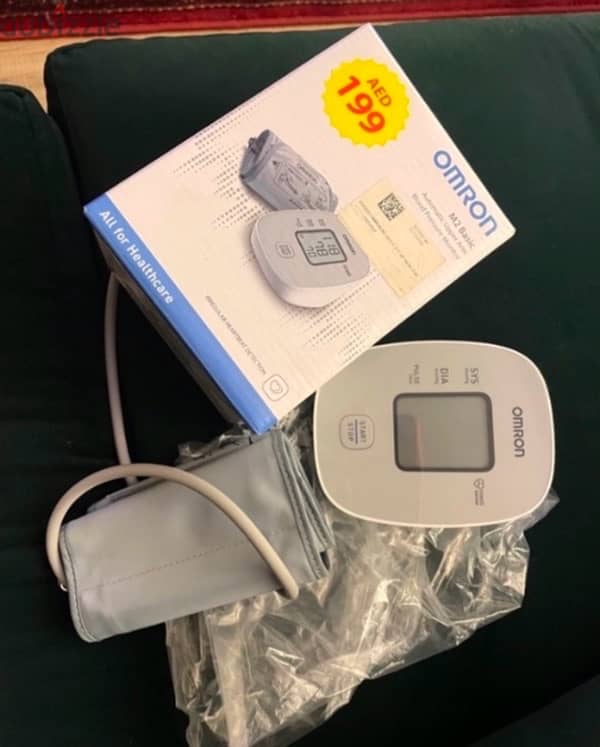 Automatic blood pressure monitor | جهاز قياس ضغط أوتوماتيك 4