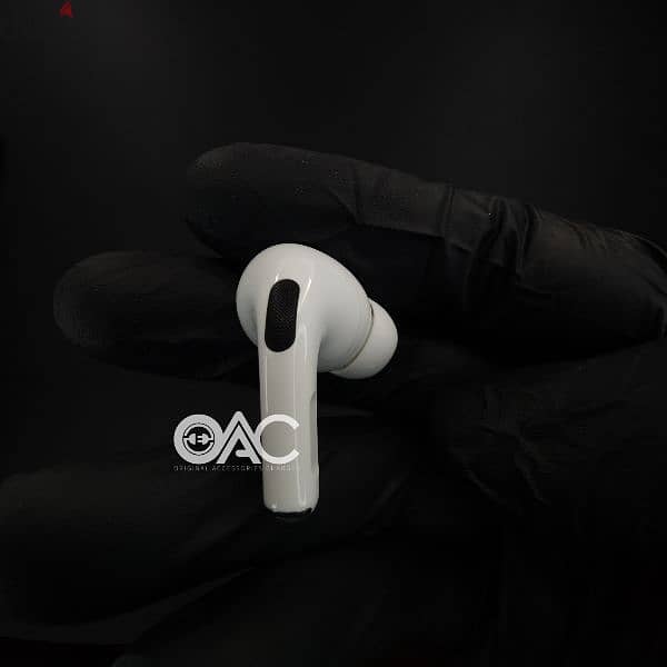 Right side ear Airpods pro 2 Original استعمال اقل من اسبوعين  بدون خدش 4