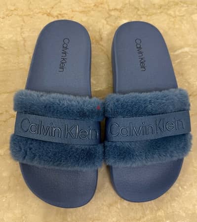 Calvin Klein girl slippers with fur