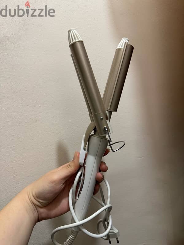 curling iron 1