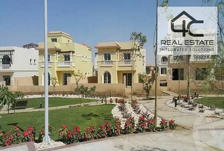 Townhouse  for sale in compound mountain view hyde park new cairo 208m  special view with installment under market price