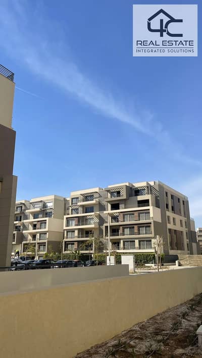 apartment 166 m , 3 bed  for sale in compound palm hills new cairo, ready to move  special view with installment under price market