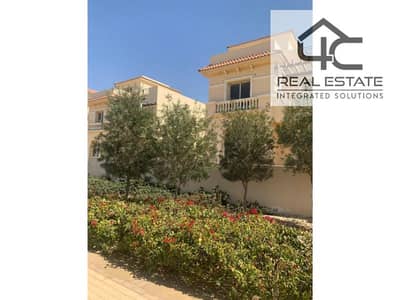 Townhouse villa for sale classic 4 bedrooms with lowest price in the market in Hyde Park Compound  very prime location bahry