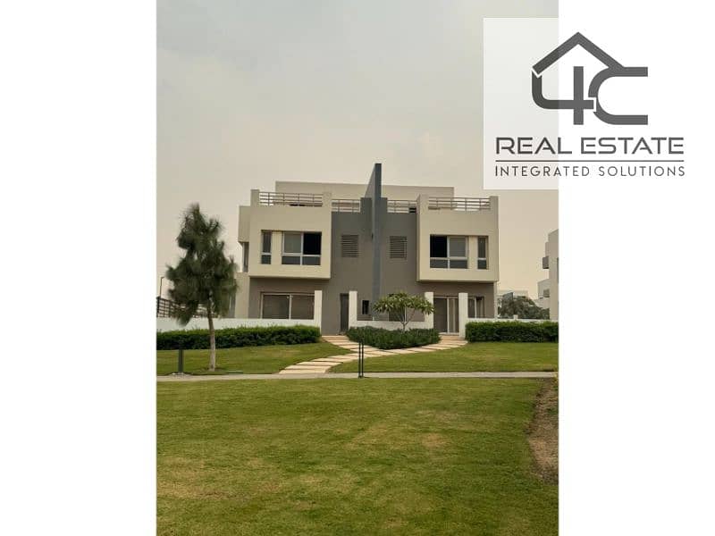 Villa Standalone for sale in compound Hyde Park new cairo  798m ready to move prime location on landscape under market price 0