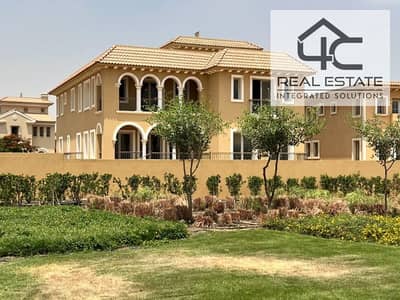 Stand alone villa for sale  Classic, prime location, price including maintenance