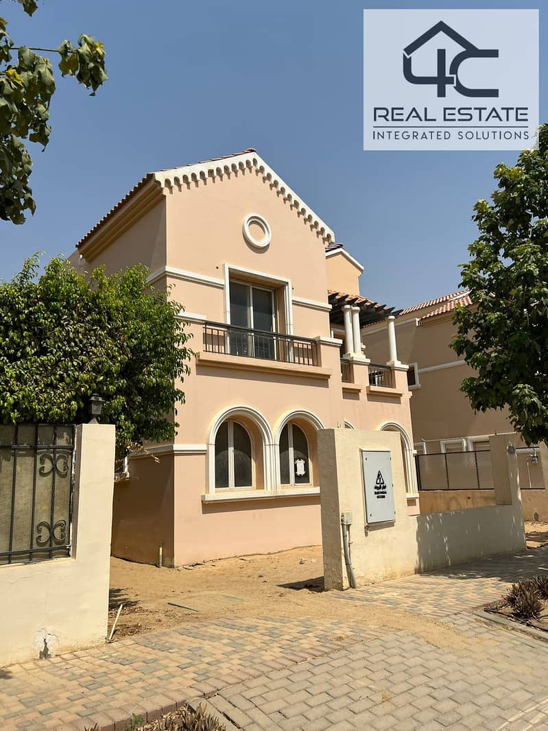 Lowest Price Of Classic Villa 363m In Hyde Park Compound Fifth Settlement Bahri On View Landscape ready to move 0