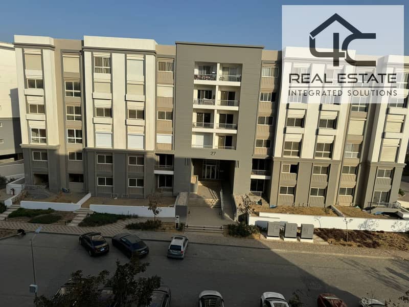 Ready to move Apartment for sale with prime location 185 m core and shell with lowest price in market in phase park corner in Hyde park compound 0