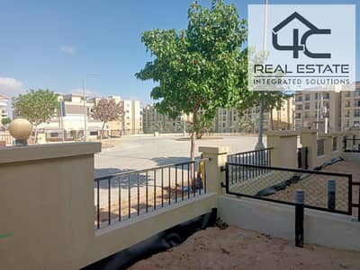 استلام فوري S-villa مساحة 295 م نص تشطيب بموقع متميز للبيع بأقل سعر في الماركت بكمبوند سرايا في مستقبل سيتي