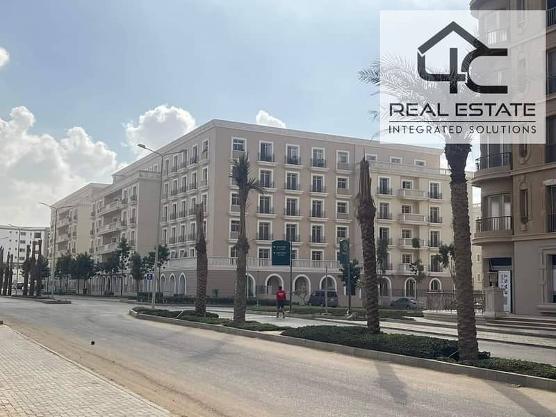 For sale apartment in Hyde Park new cairo 160m 3 bedroom, ready to move ,prime location special view on landscape ,with installment under price market 0